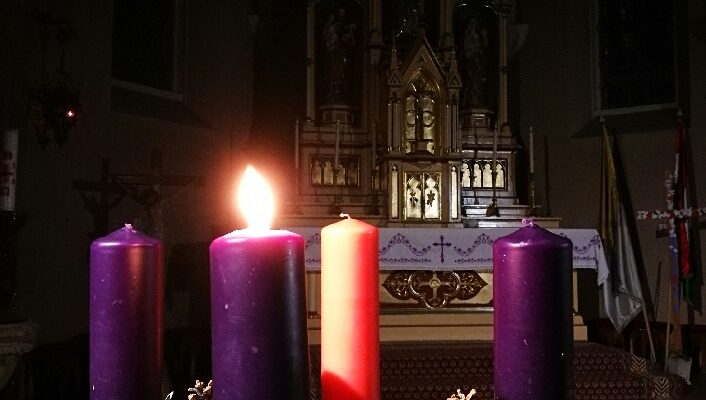 Áldott adventi készületet!